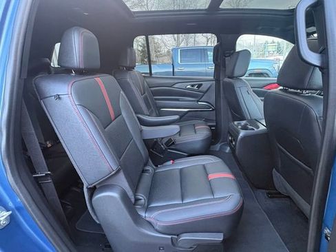 Used 2024 Chevrolet Traverse RS image 36