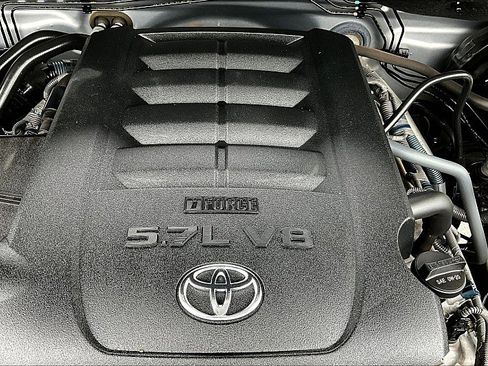 Used 2019 Toyota Tundra SR5 w/ SR5 Upgrade Package image 30