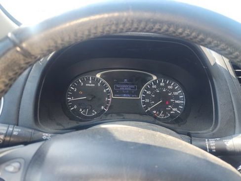 Used 2018 Nissan Pathfinder SL FWD image 7
