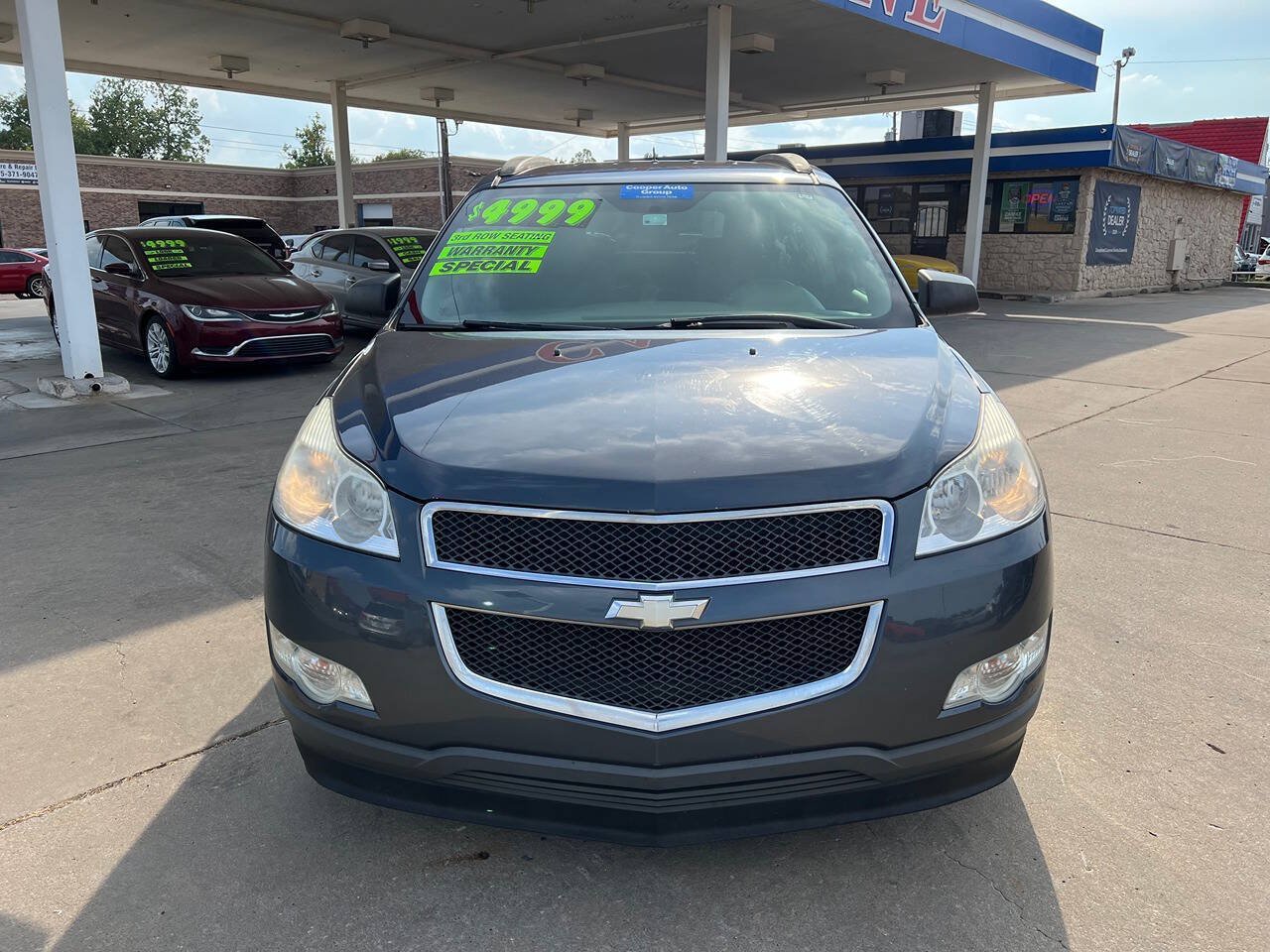 Used 2012 Chevrolet Traverse LS FWD image 2