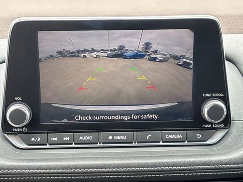 Used 2023 Nissan Rogue SV image 23