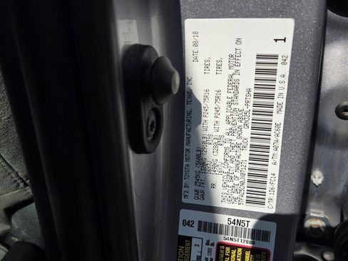 Used 2018 Toyota Tacoma SR5 image 16