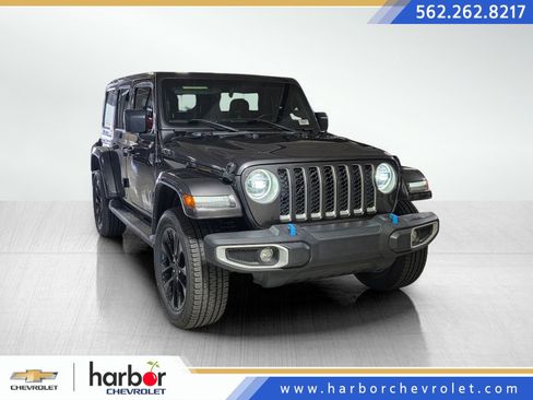 Used 2022 Jeep Wrangler Unlimited Sahara AWD/4WD image 1