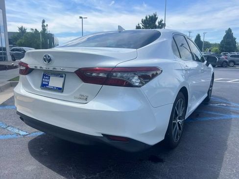 Used 2022 Toyota Camry XLE FWD image 6
