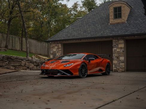 Used 2023 Lamborghini Huracan STO image 6