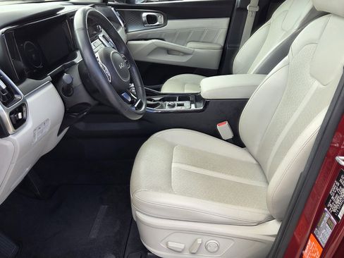 Used 2023 Kia Sorento SX image 4