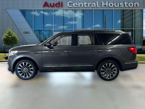 Used 2018 Lincoln Navigator Select w/ Technology Package image 2