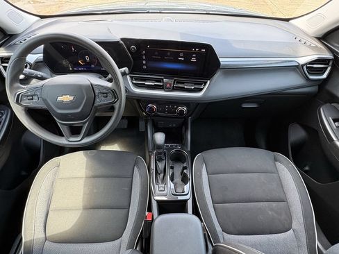 Used 2025 Chevrolet TrailBlazer LT AWD/4WD image 25