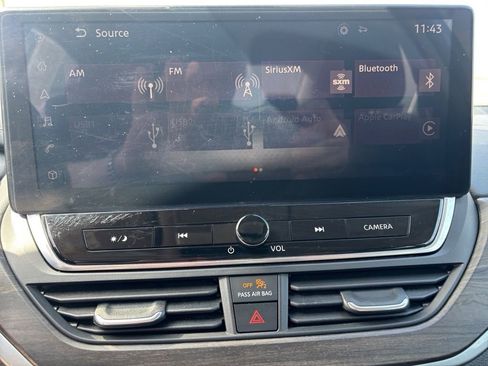 Used 2024 Nissan Altima 2.5 SV w/ SV Premium Package image 12