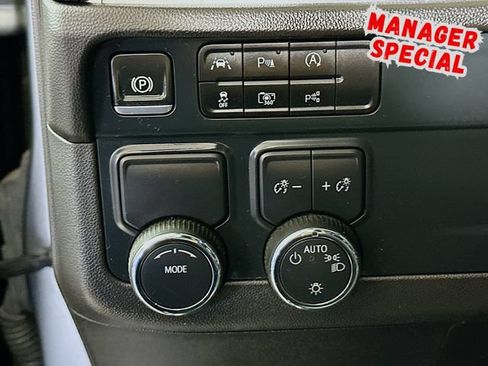 Used 2025 Chevrolet Tahoe LT RWD image 11
