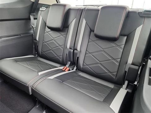 New 2026 Volkswagen Atlas Peak Edition image 17