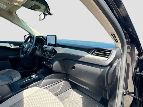 Used 2020 Ford Escape SE image 30