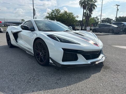 Used 2025 Chevrolet Corvette Z06 w/ Z07 Performance Package RWD image 3