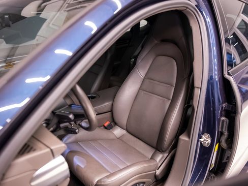 Certified 2023 Porsche Panamera 4 Platinum Edition AWD/4WD image 2