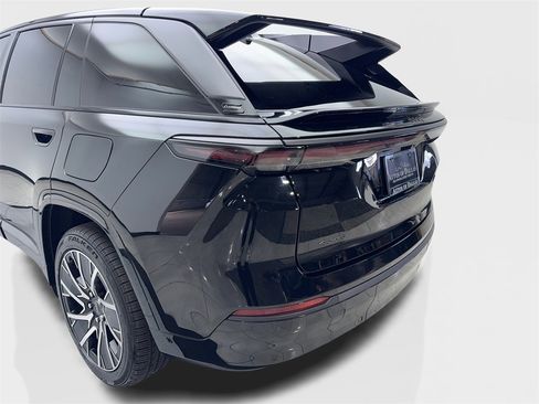 Used 2025 Jeep Wagoneer S Limited image 19