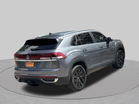 Used 2024 Volkswagen Atlas Cross Sport SE FWD image 5