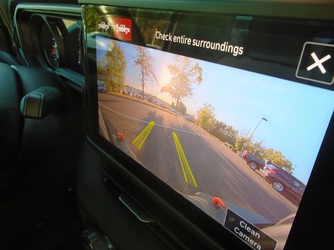 Certified 2024 Jeep Gladiator Mojave w/ Technology Group image 26