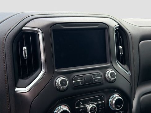 Used 2023 GMC Sierra 3500 AT4 w/ AT4 Premium Plus Package AWD/4WD image 15