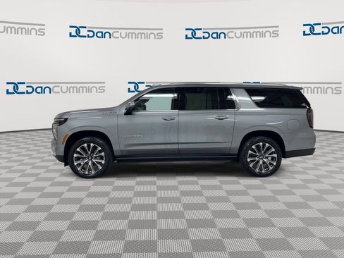 New 2026 Chevrolet Suburban High Country AWD/4WD image 5