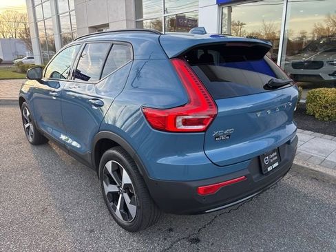 Used 2025 Volvo XC40 B5 Plus AWD/4WD image 3