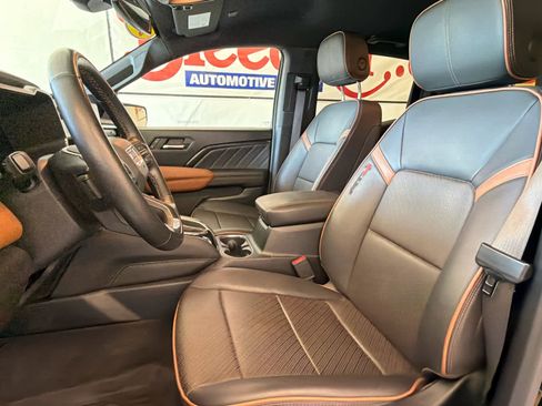 Used 2023 GMC Canyon AT4 w/ AT4 Premium Package AWD/4WD image 14