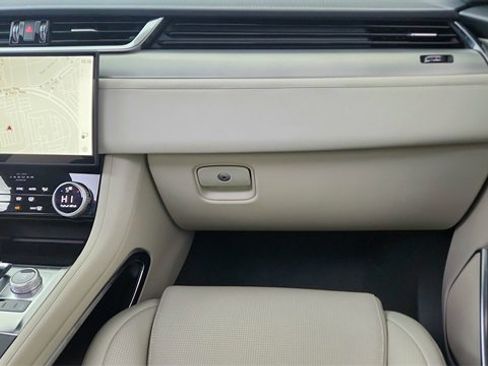 Used 2025 Jaguar F-PACE R-Dynamic S image 35