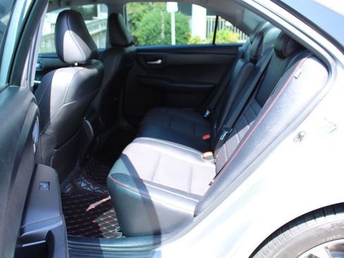 Used 2017 Toyota Camry SE FWD image 26