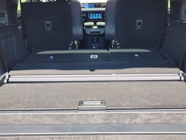 New 2027 Lincoln Navigator Reserve w/ Jet Appearance Package AWD/4WD image 16