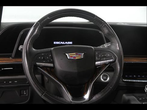 Certified 2024 Cadillac Escalade ESV Premium Luxury w/ LPO, Floor Liner Package AWD/4WD image 8