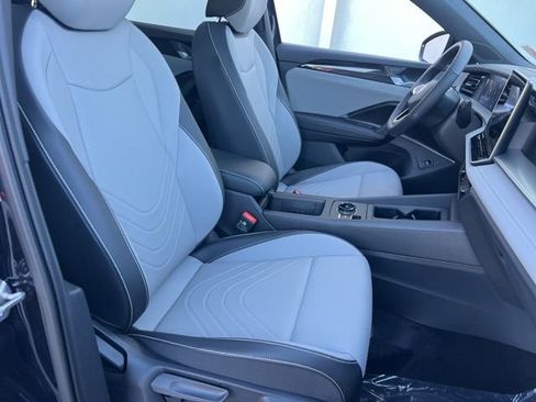New 2026 Volkswagen Tiguan SE R-Line FWD image 33