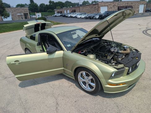 Used 2005 Ford Mustang GT Premium RWD image 5