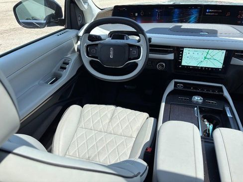 New 2026 Lincoln Navigator Black Label AWD/4WD image 12