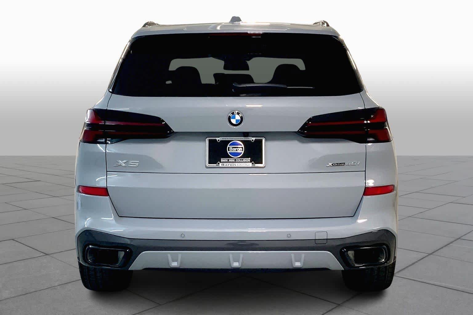 Used 2026 BMW X5 xDrive40i w/ M Sport Package AWD/4WD image 4