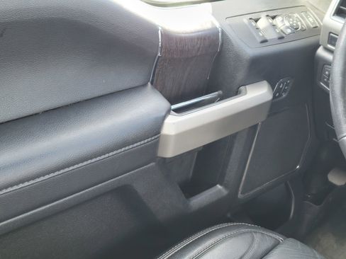 Used 2020 Ford F250 Lariat w/ Chrome Package image 33