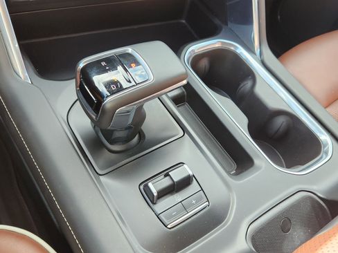 Used 2024 GMC Sierra 1500 Denali Ultimate image 26