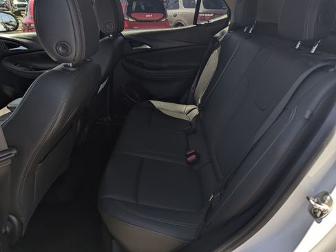 Used 2024 Buick Encore GX Sport Touring FWD image 8