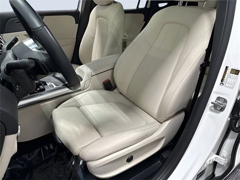 Used 2025 Mercedes-Benz GLA 250 4MATIC image 27