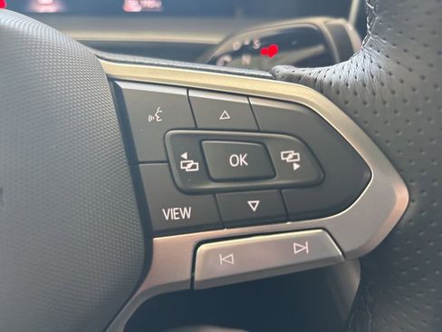 New 2026 Volkswagen Tiguan SE R-Line FWD image 15