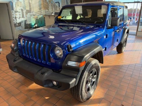Used 2018 Jeep Wrangler Unlimited Sport image 7