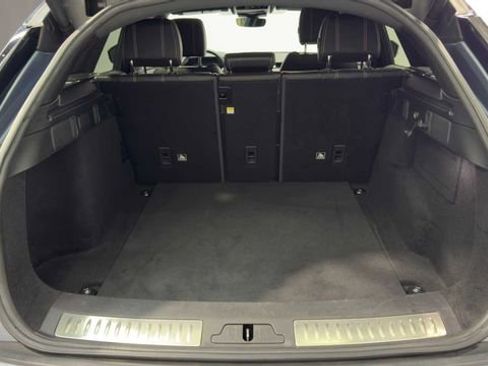 Used 2020 Land Rover Range Rover Velar R-Dynamic S image 33