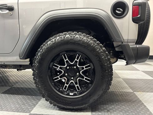 Used 2018 Jeep Wrangler Sport AWD/4WD image 11