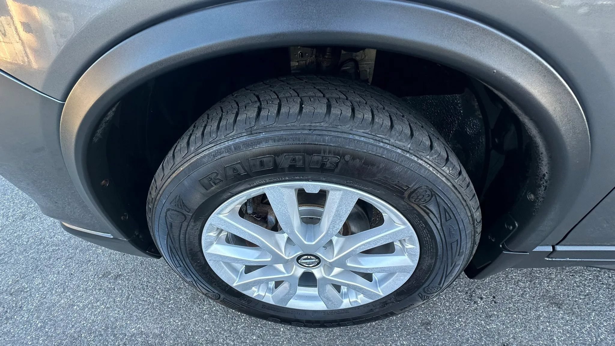 Used 2017 Nissan Rogue SV AWD/4WD image 9