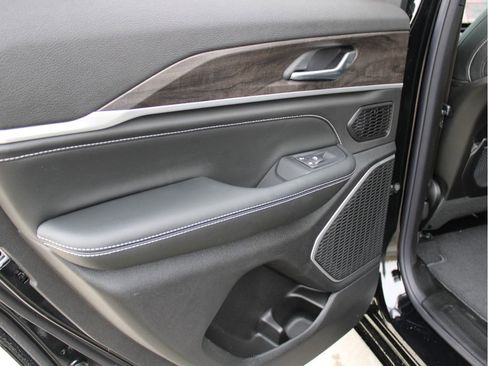 New 2026 Jeep Grand Cherokee Limited Reserve image 33