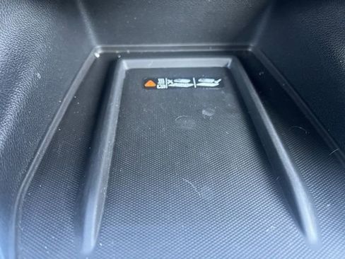 Used 2022 Chevrolet Traverse LT image 34