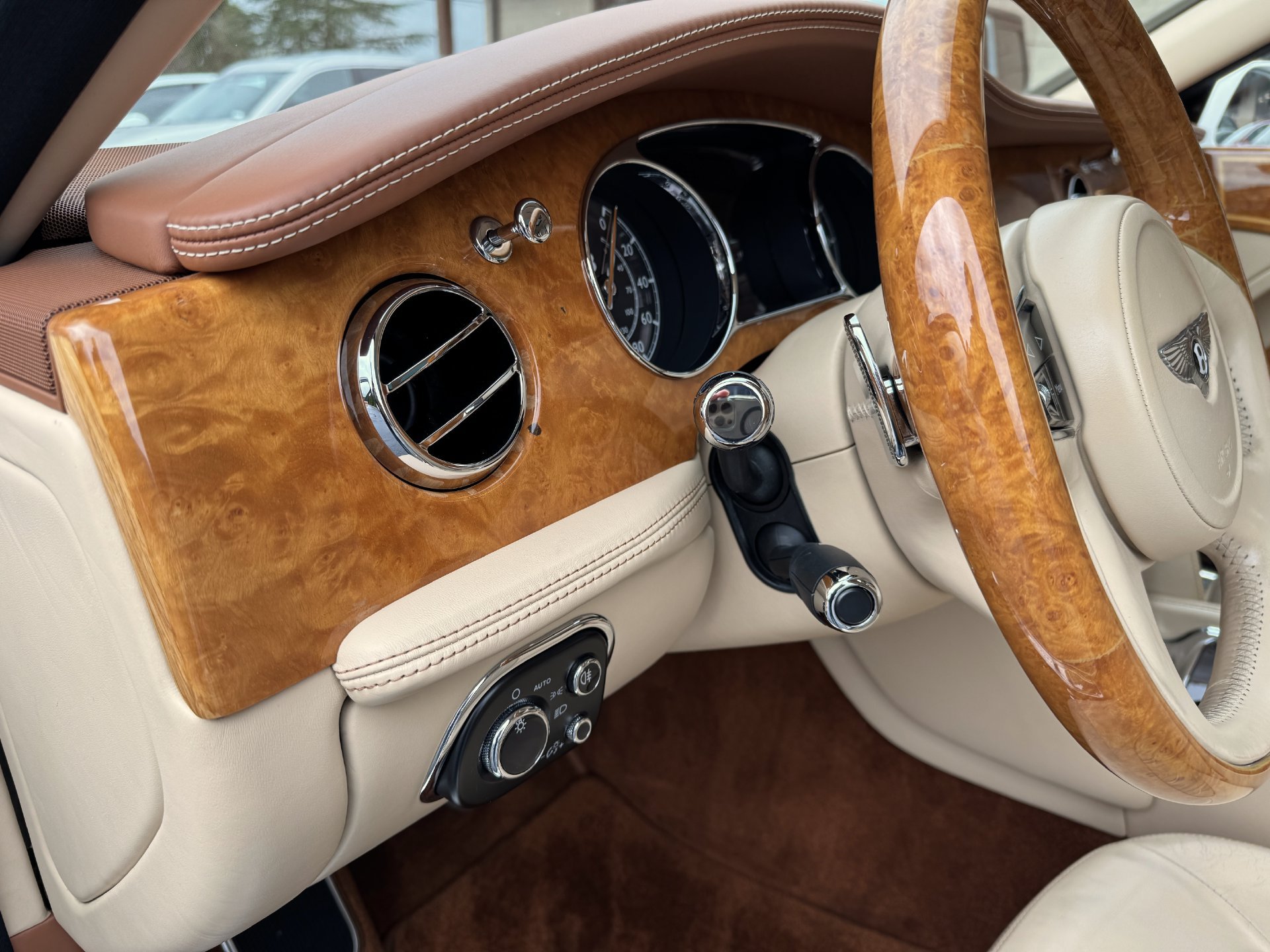Used 2013 Bentley Mulsanne RWD image 57