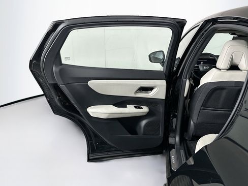 Used 2024 Nissan Ariya AWD image 28