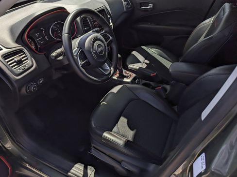 Used 2019 Jeep Compass Trailhawk AWD/4WD image 9