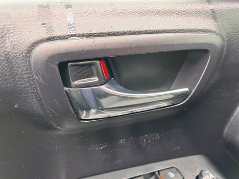 Used 2020 Toyota Tacoma TRD Off-Road image 33