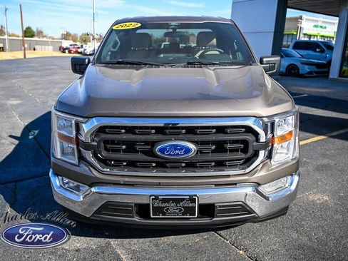 Used 2022 Ford F150 XLT w/ Trailer Tow Package image 2