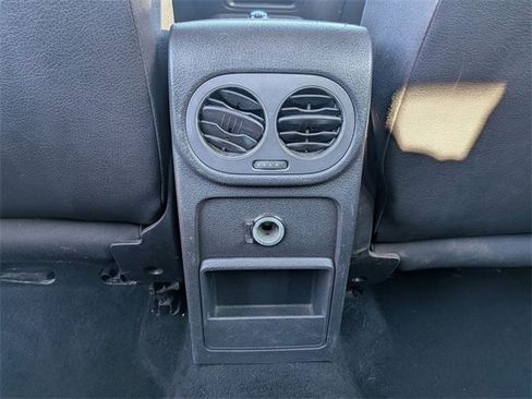 Used 2014 Volkswagen Tiguan S image 23